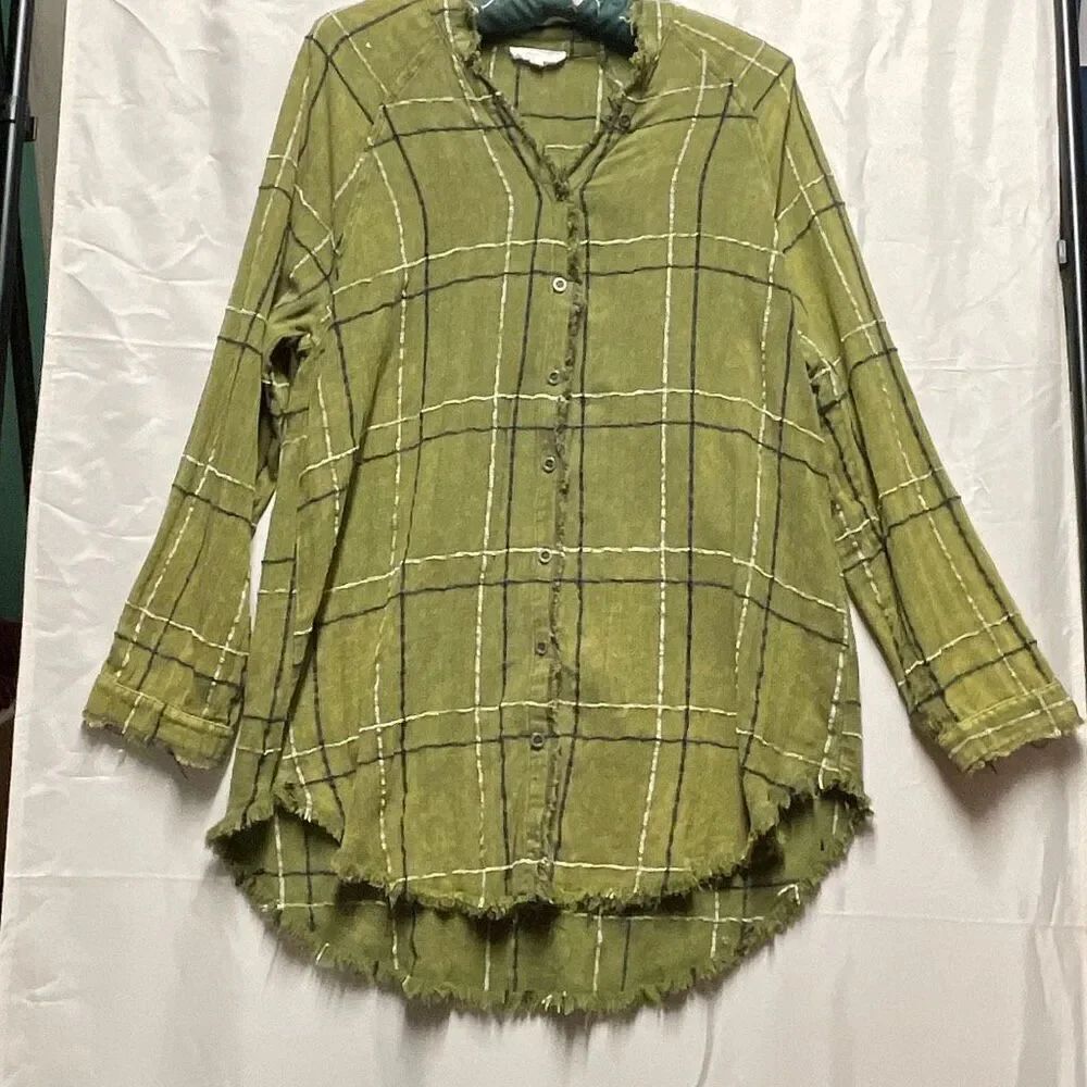 Mystree size M plaid distressed frayed faded button front top.